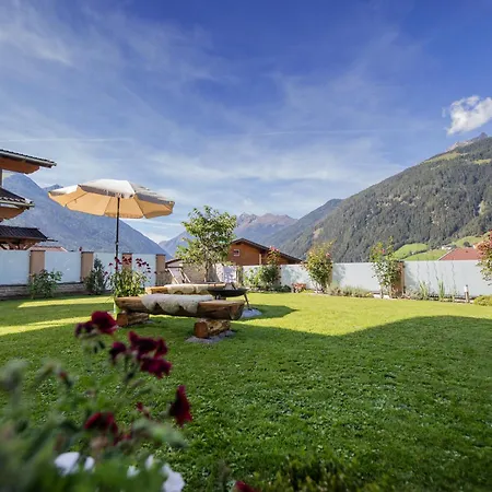 Hitchcock Stubai Apartment Neustift im Stubaital