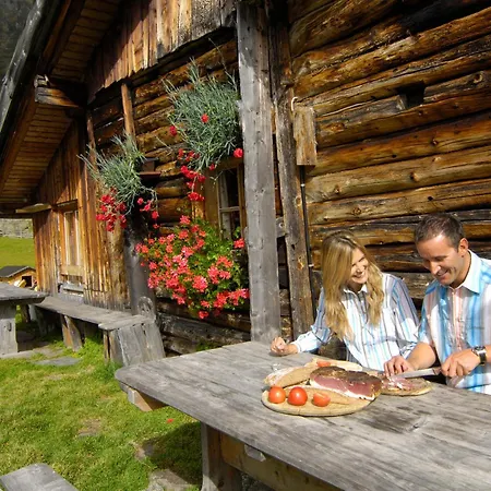 Hitchcock Stubai Apartman